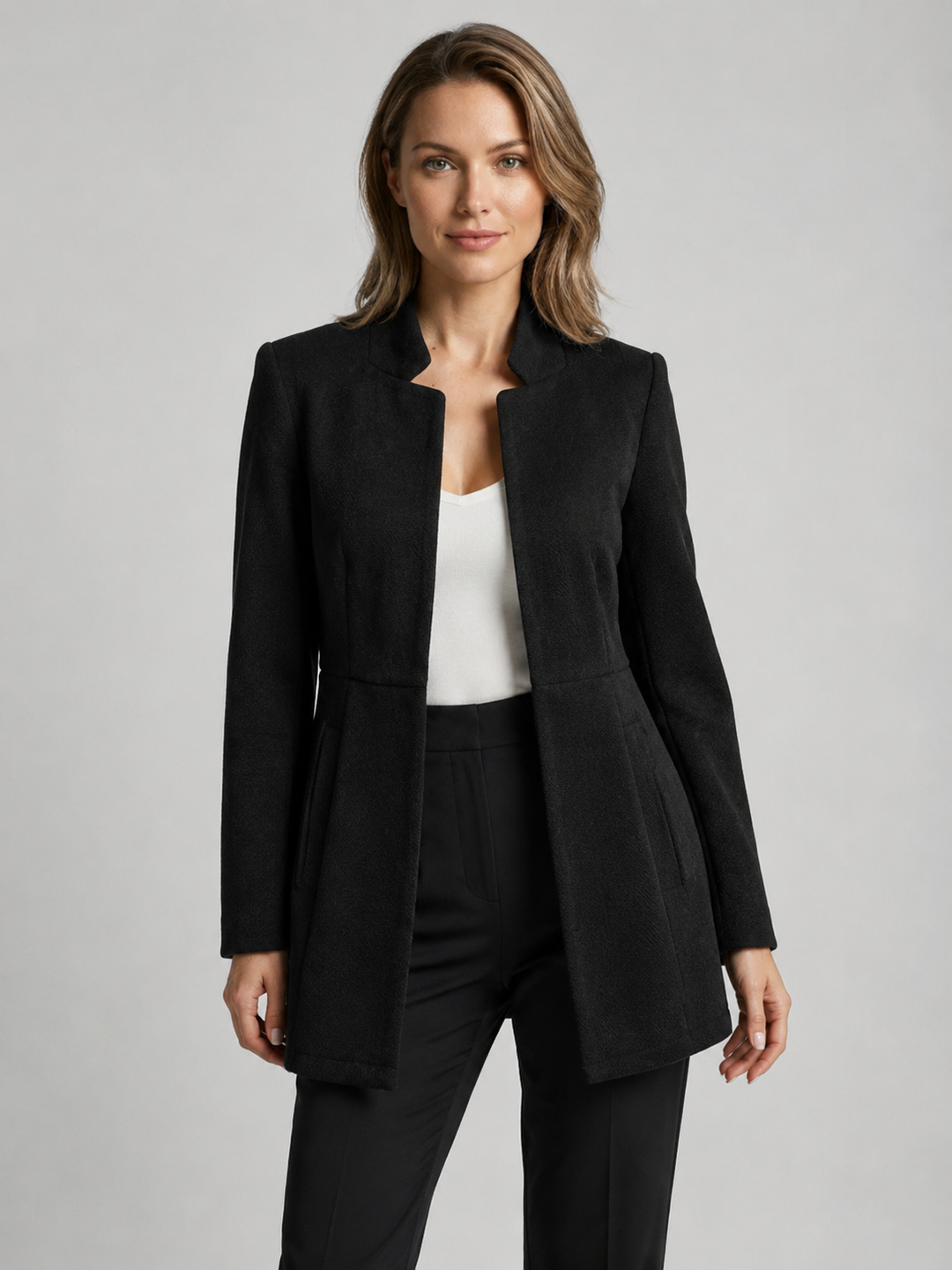 Elegant Women's Blazer - Chic and Structured