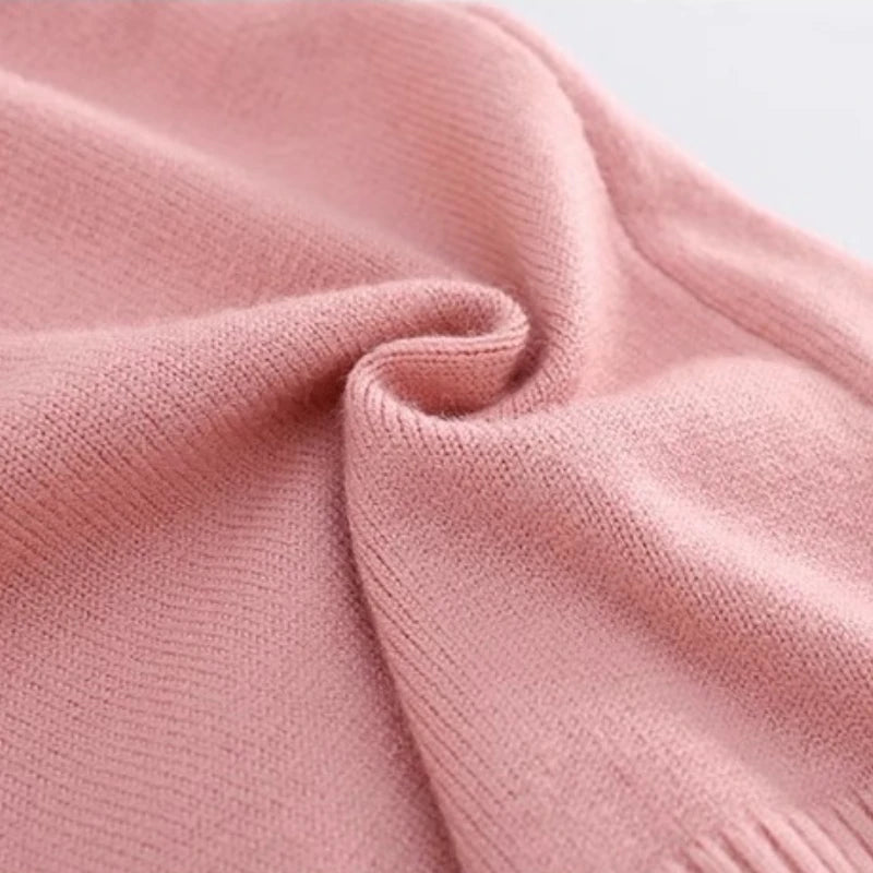 Knitted Sweater for Women V-Neck & Relaxed Fit, view 7 - Elena Harper