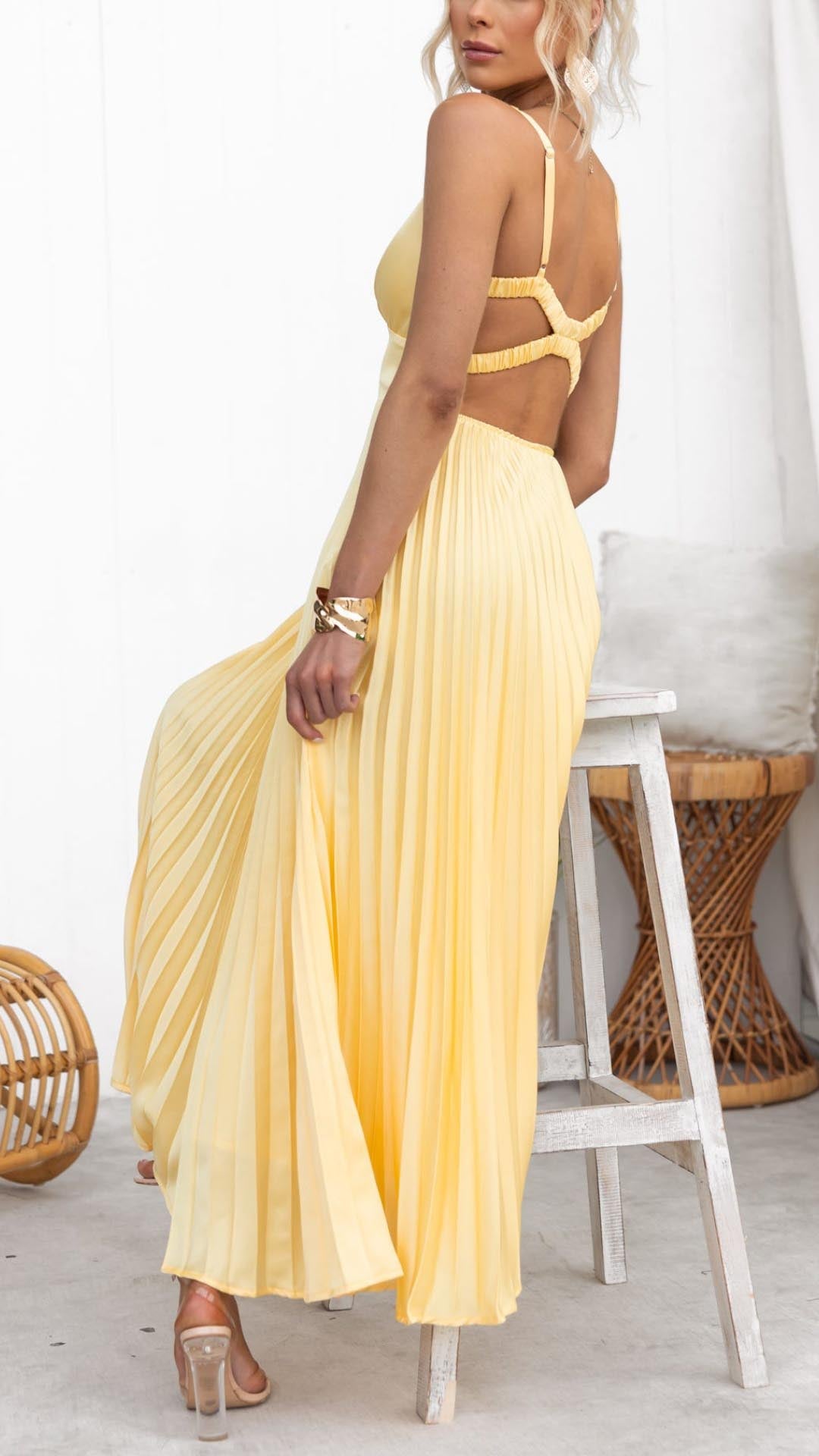 Aby™ | Yellow Maxi Dress with Pleats and V-Neck