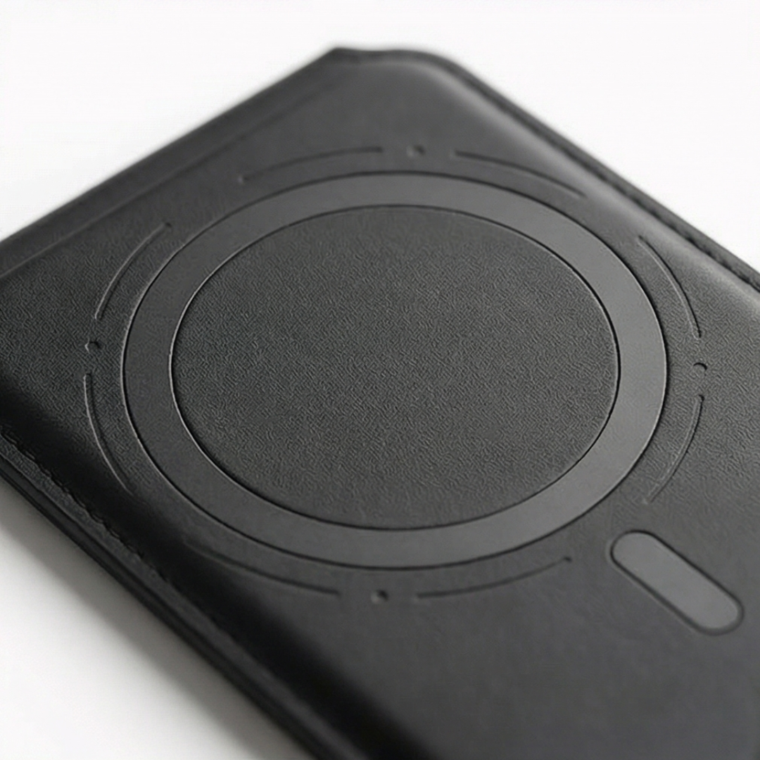 Cardlock Trackable MagSafe Wallet - Elena Harper