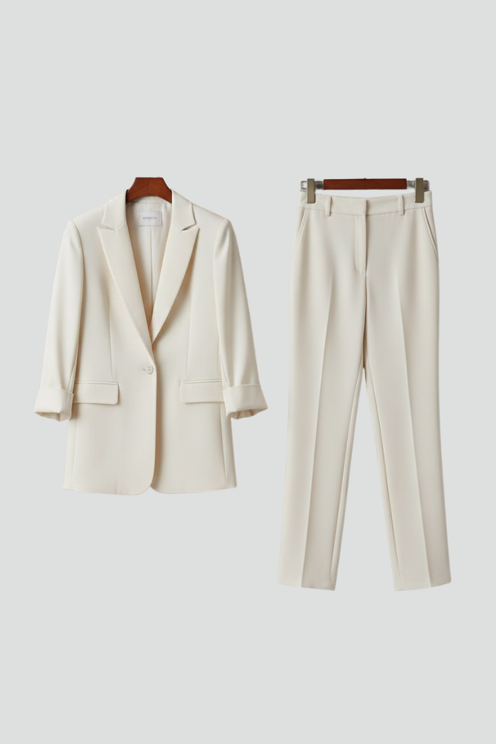 Clavera Women's Blazer and Straight-Leg Trouser Two-Piece Set - Elena Harper