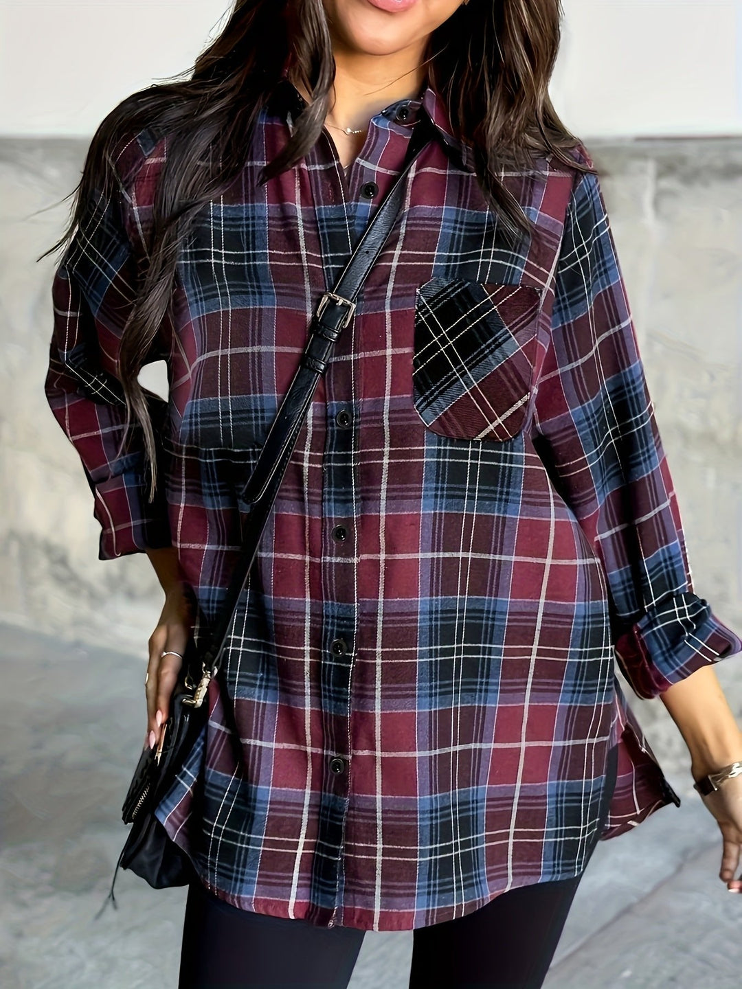 Clara | Loose-fitting women's shirt with plaid pattern in lumberjack style