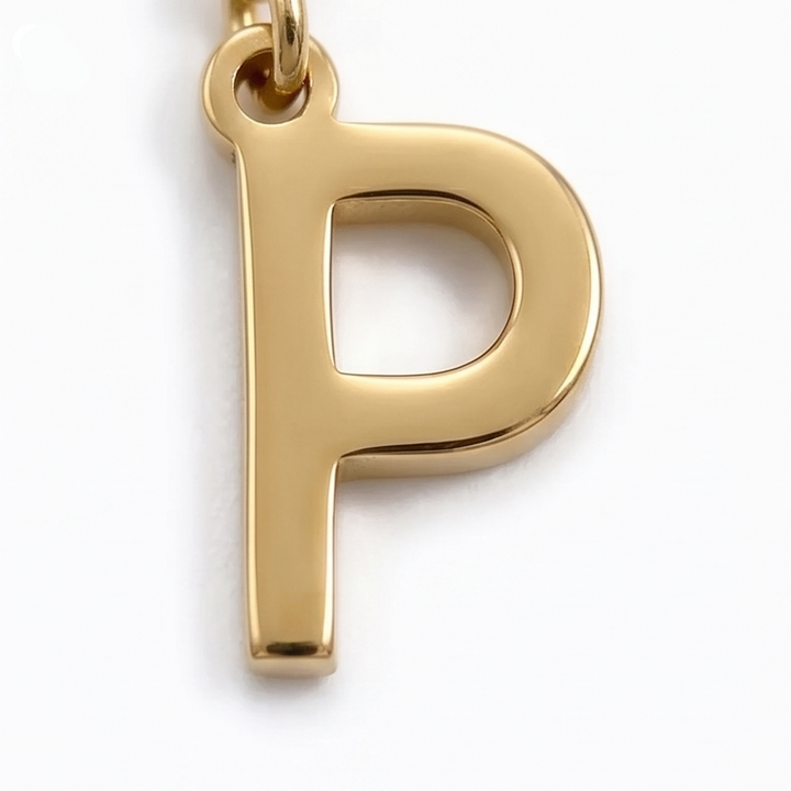 Auriela Personalized side initial necklace - Elena Harper