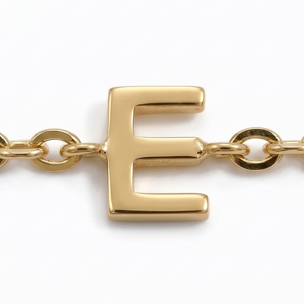 Auriela Personalized side initial necklace - Elena Harper