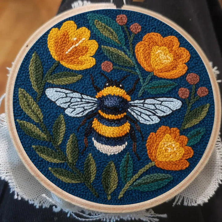 Blossom & Bumble – Bumblebee Punch Needle Kit