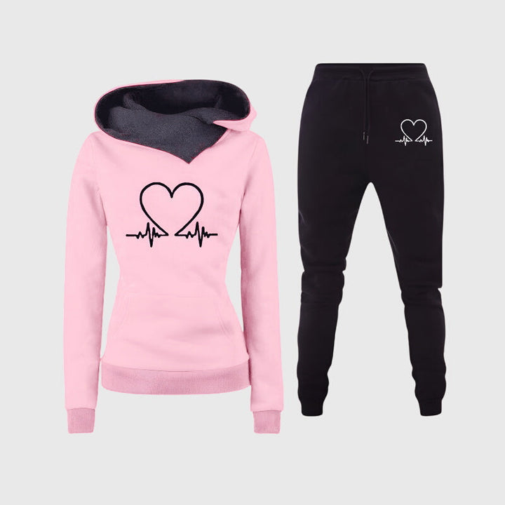 HEARTBEAT – COMFORTABLE TRACKSUIT