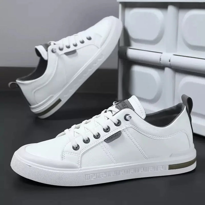 Bicolored men's sneakers with laces