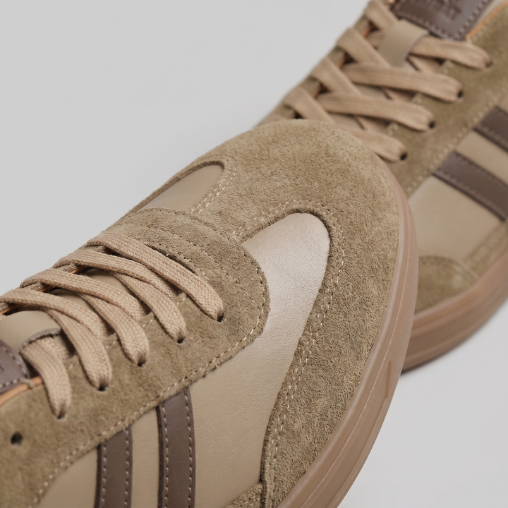 Men's Retro Sneakers with Contrasting Panels
