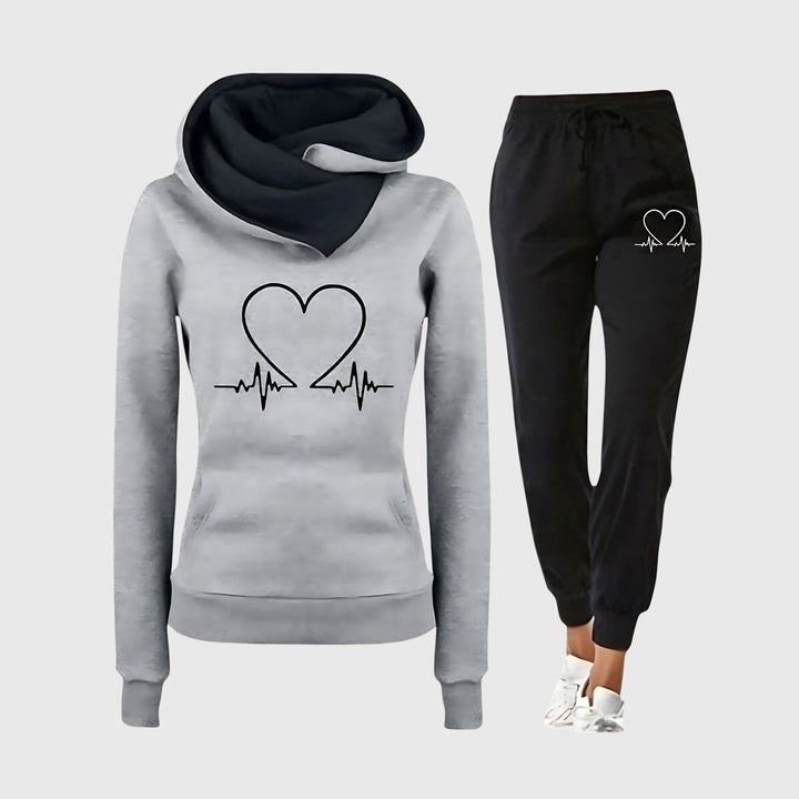 HEARTBEAT – COMFORTABLE TRACKSUIT