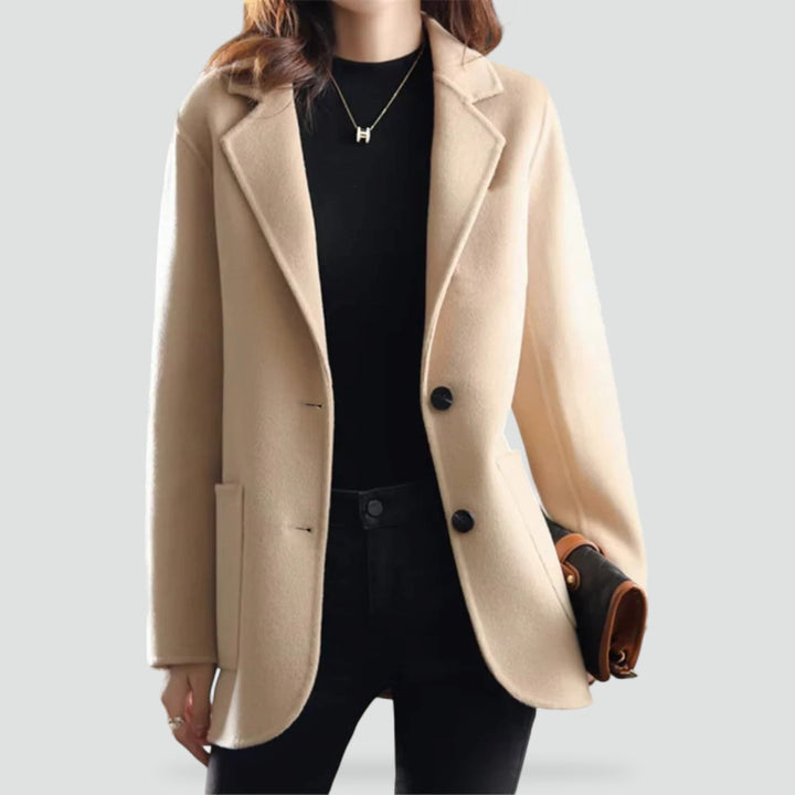 Blazer for Women with Tailored Fit for a Stylish Look
