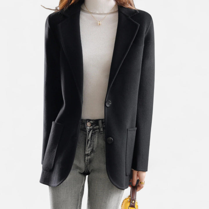 Blazer for Women with Tailored Fit for a Stylish Look