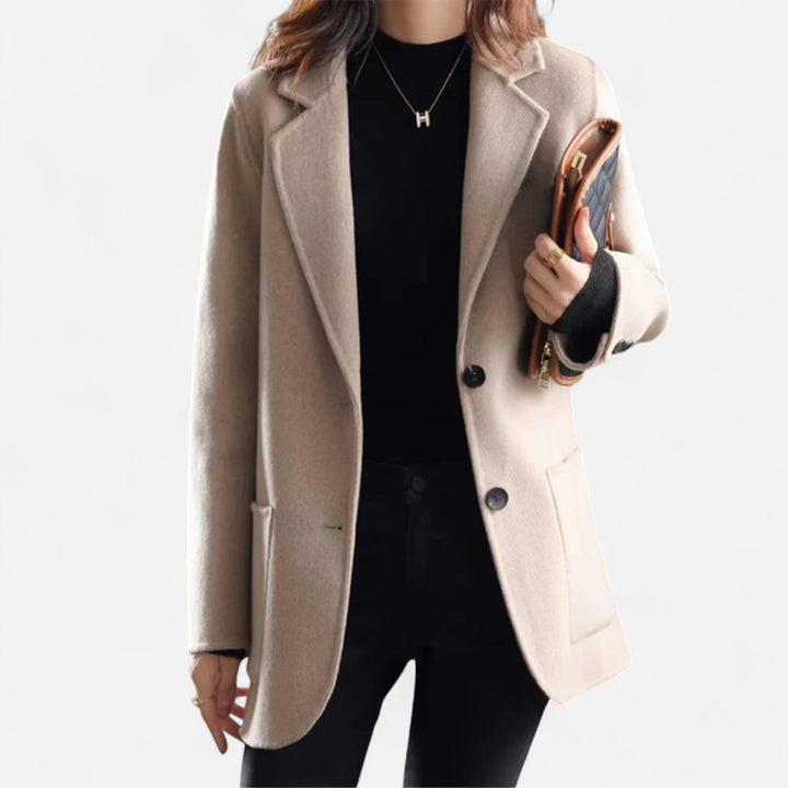 Blazer for Women with Tailored Fit for a Stylish Look