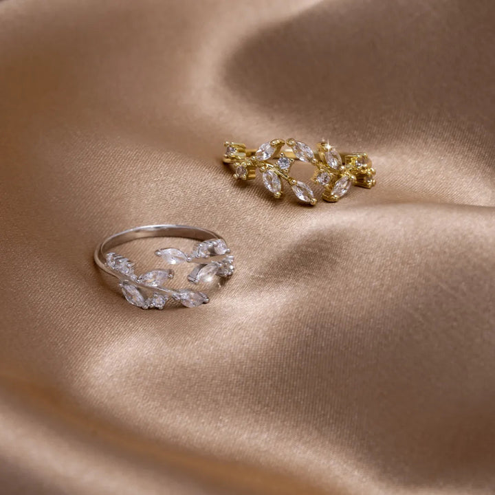 Nopi Crystal Ring - Elena Harper