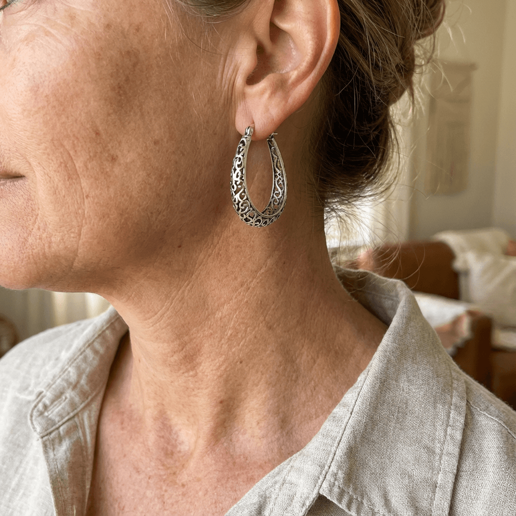 Elegant Retro Scroll Hoop Earrings - Elena Harper