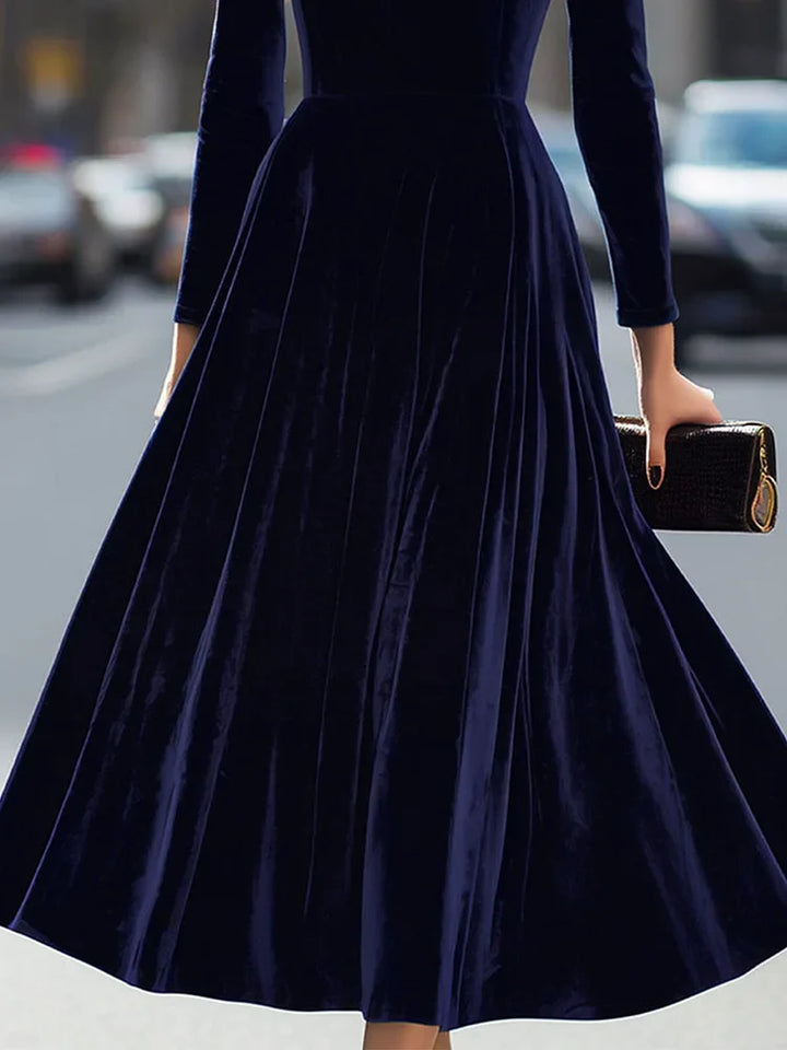 Luxurious velvet midi dress with long sleeves - Elena Harper