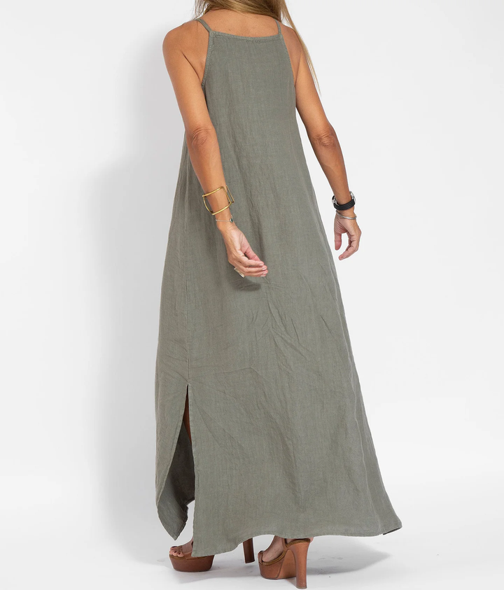Long Flowing Dress with Thin Straps – Guaranteed Summer Elegance