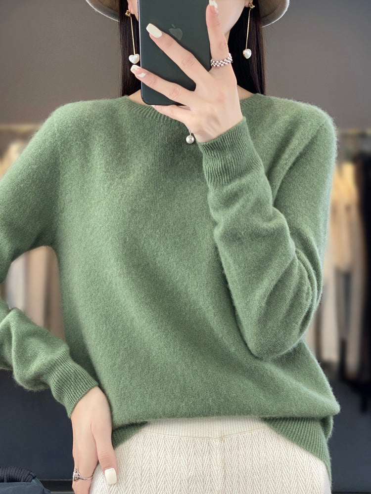 Anette Warm Sweater for Cold Days - Elena Harper