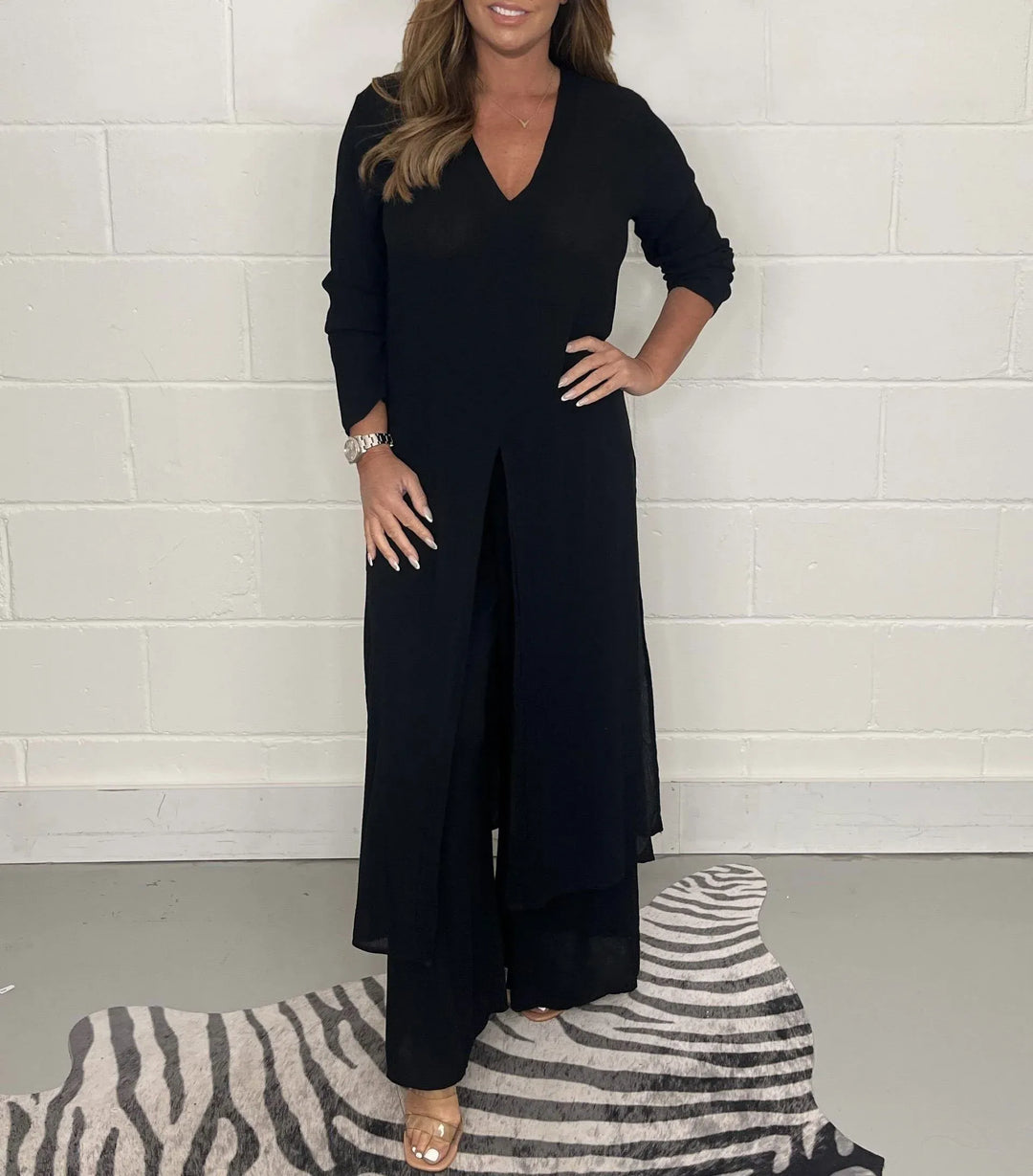 2-Piece Thick Linen Women's Set Regular Fit Belle Couture FP 01 Essential Elegance, view 3 - Elena Harper