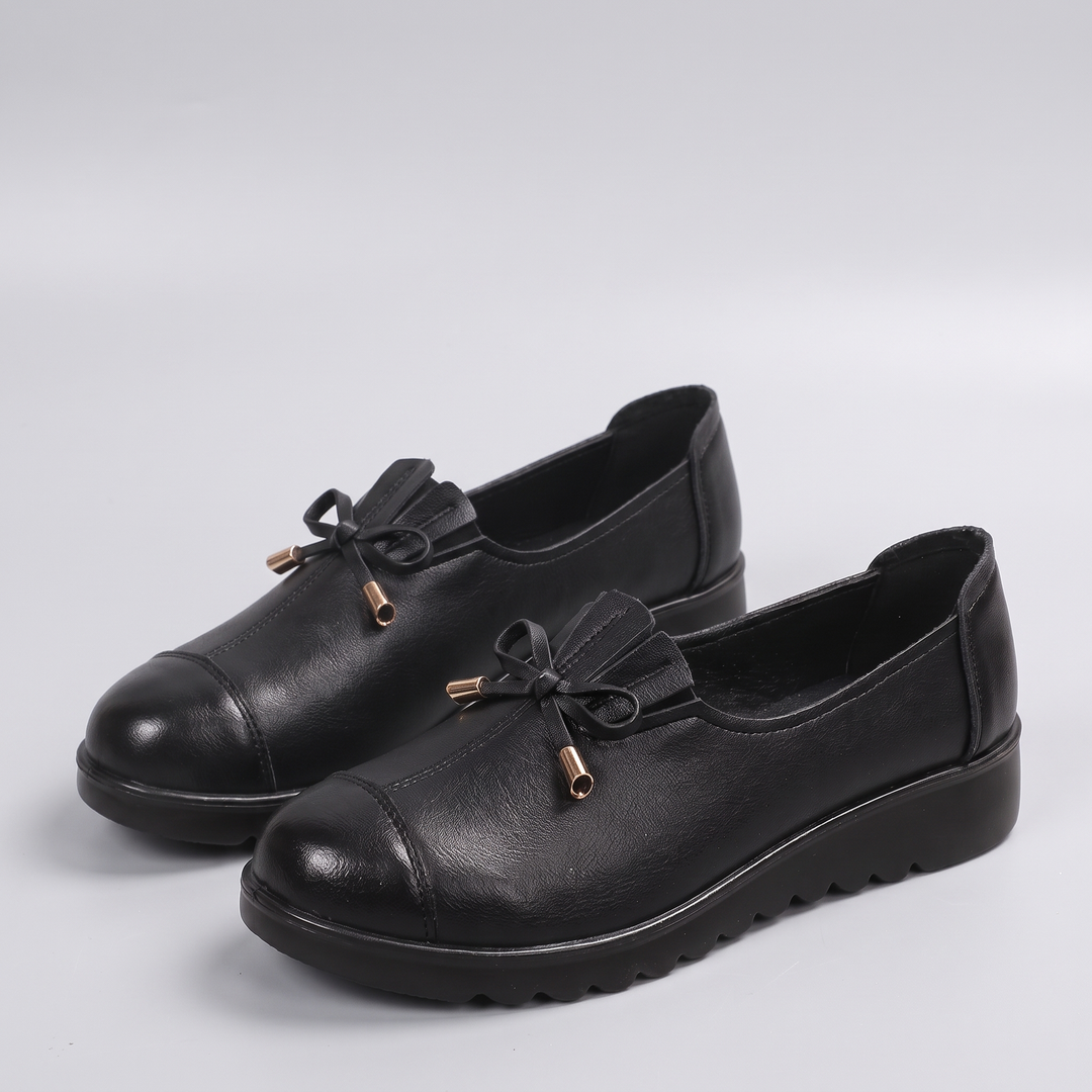 Olivia | Classic and Elegant Women's Leather Loafers with Decorative Bow