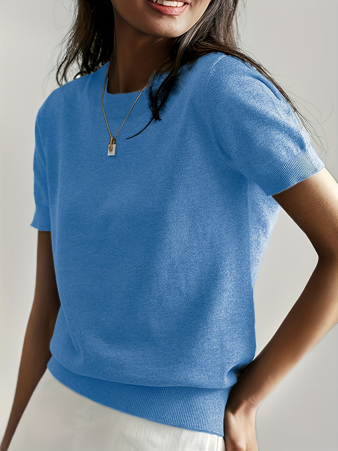 Aurélie - Elegant Fine Knit Top with Round Neck