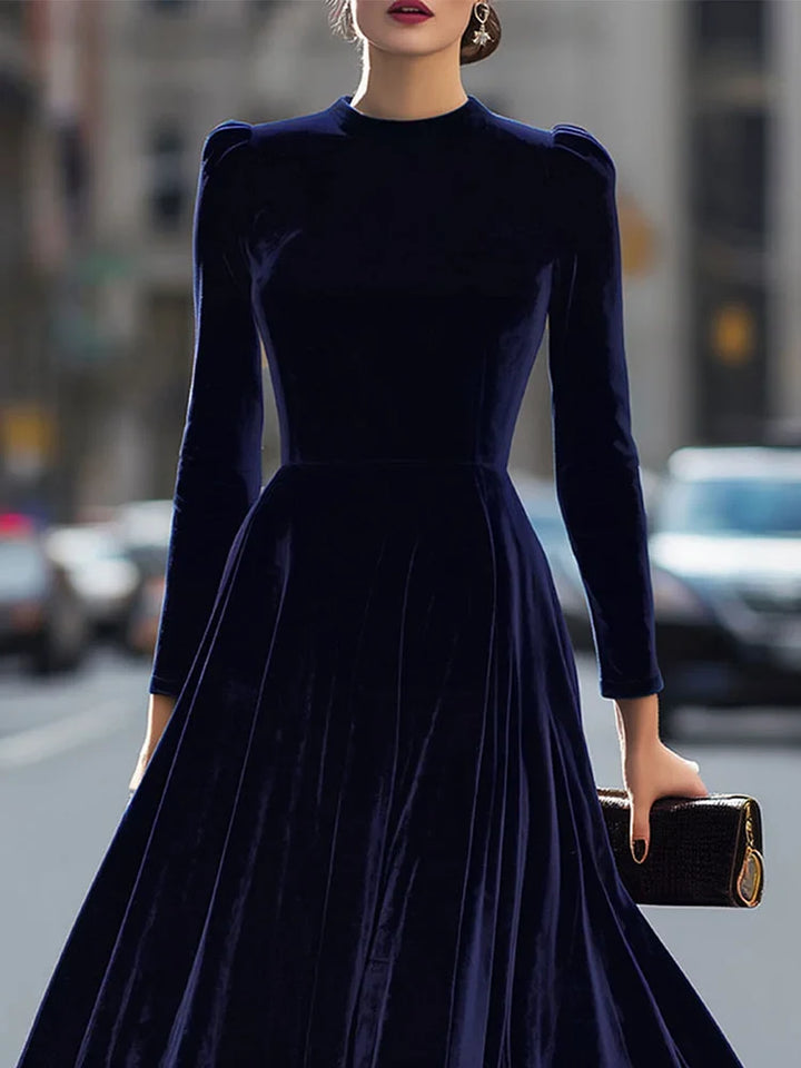 Luxurious velvet midi dress with long sleeves - Elena Harper