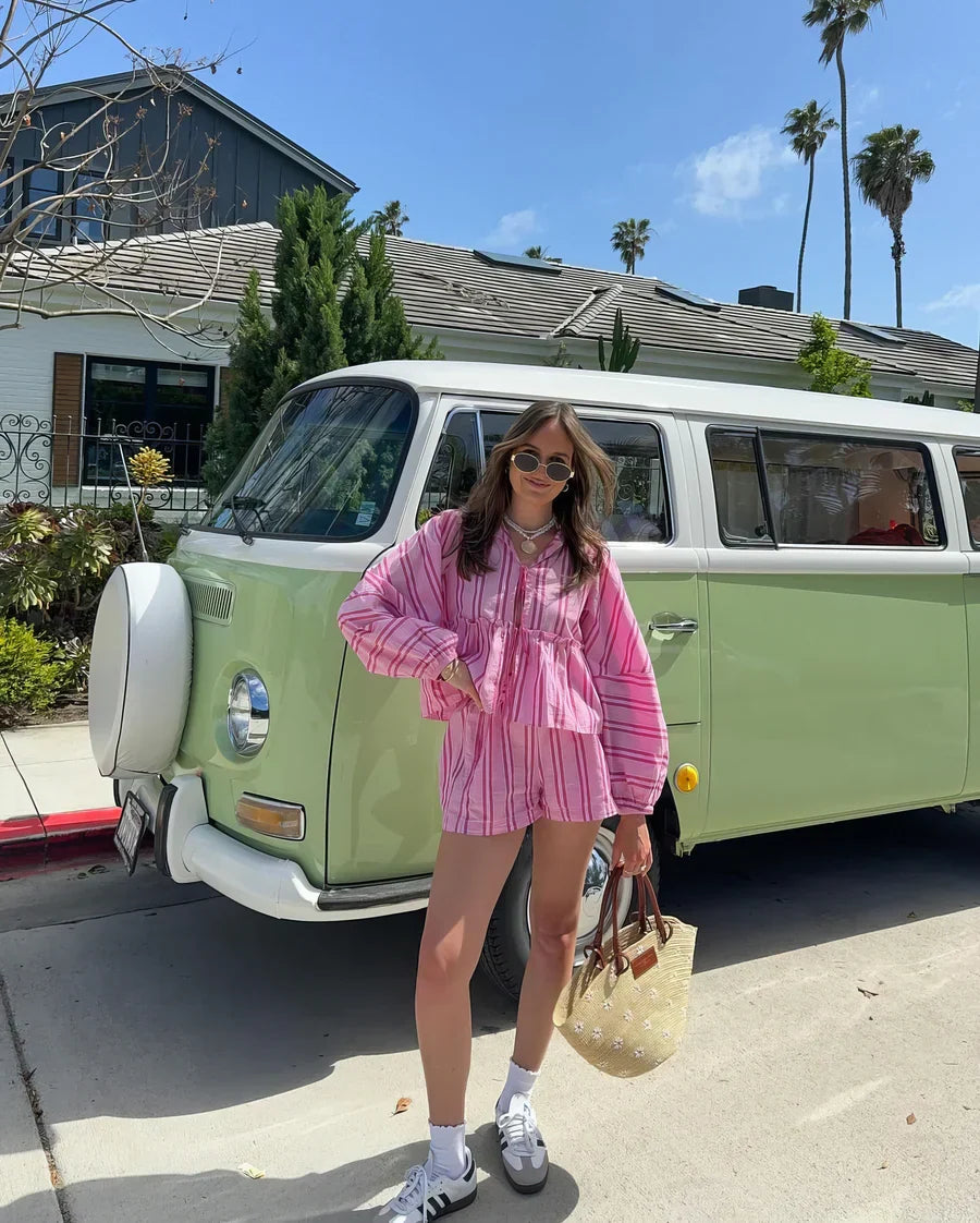 Lina - Casual Two-Piece Set with Loose Blouse and Shorts in Striped Design
