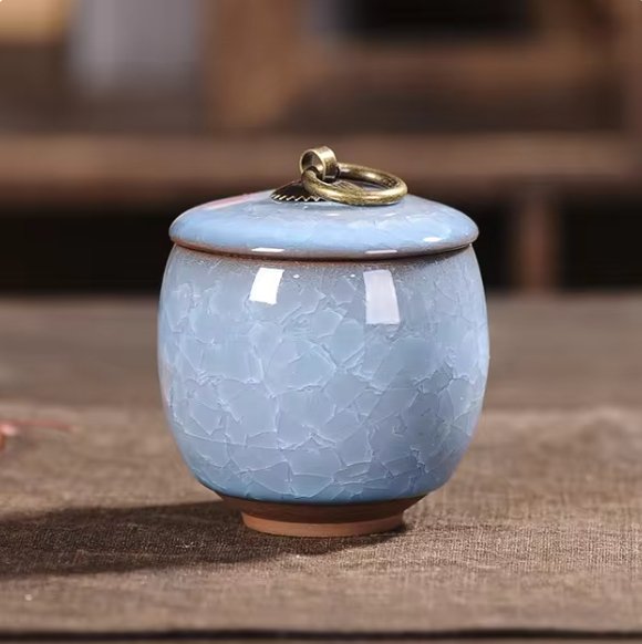 Pet Memorial Ceramic Urn with Craquelé Glaze for Beloved Ashes