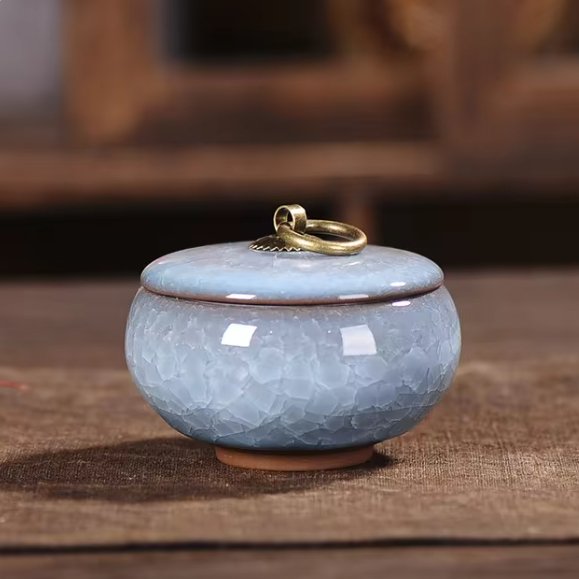 Pet Memorial Ceramic Urn with Craquelé Glaze for Beloved Ashes