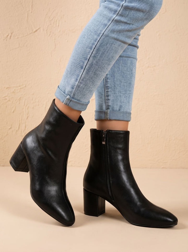 Halvdis Women's Ankle Boots with Block Heel - Elena Harper