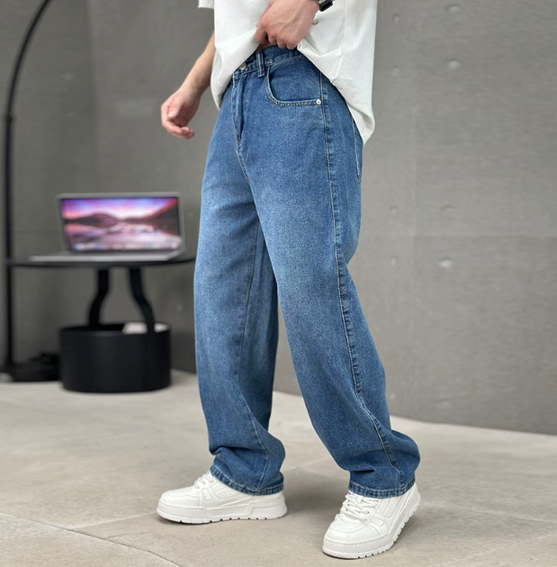 Men's Straight Jeans - Classic Cut