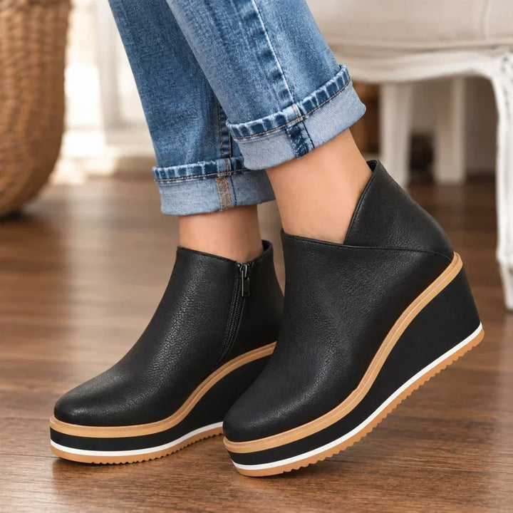 Colombe – Smooth Side-Zip Wedge Ankle Boots