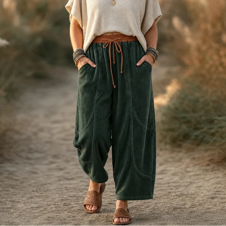 Colora – Color-Block Cropped Wide-Leg Pants