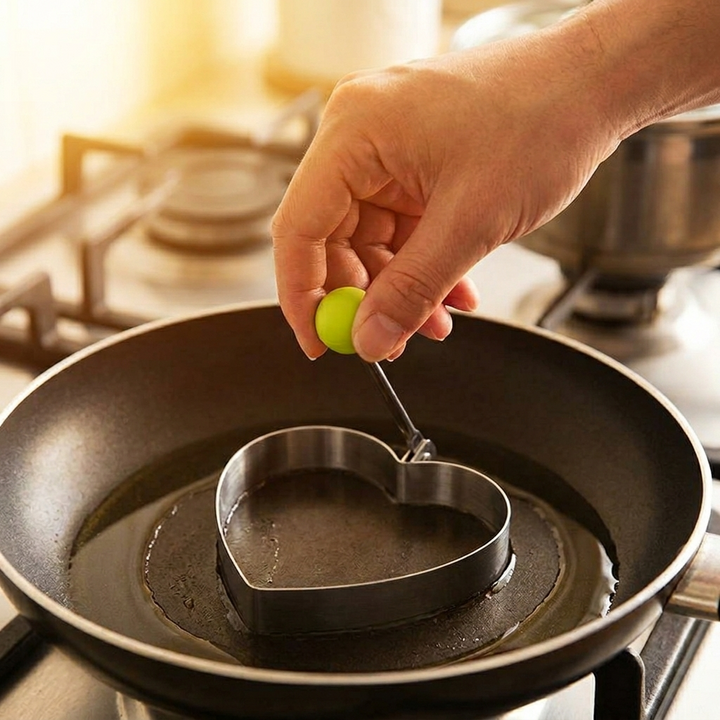 Crackle Fun Shape Egg and Pancake Molds - Elena Harper