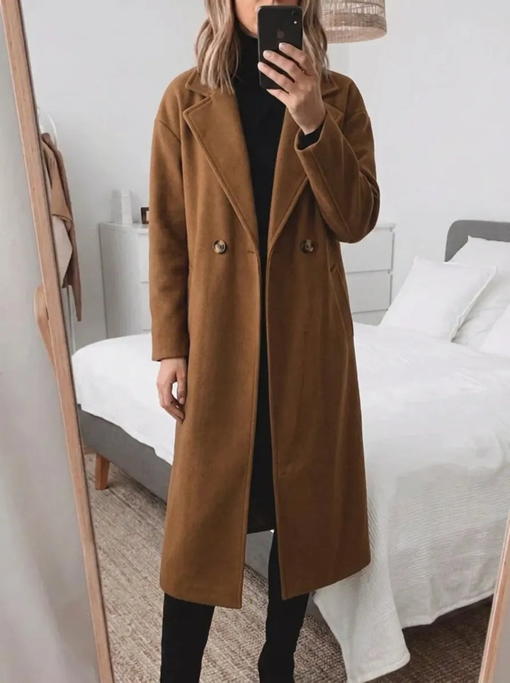 Women's Oversized Coat with Lapels and Double-Breasted Closure