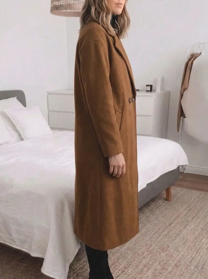 Women's Oversized Coat with Lapels and Double-Breasted Closure