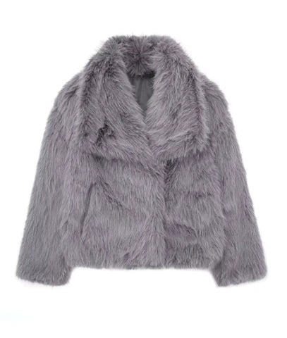 Véronique - Chic Short Fur Coat