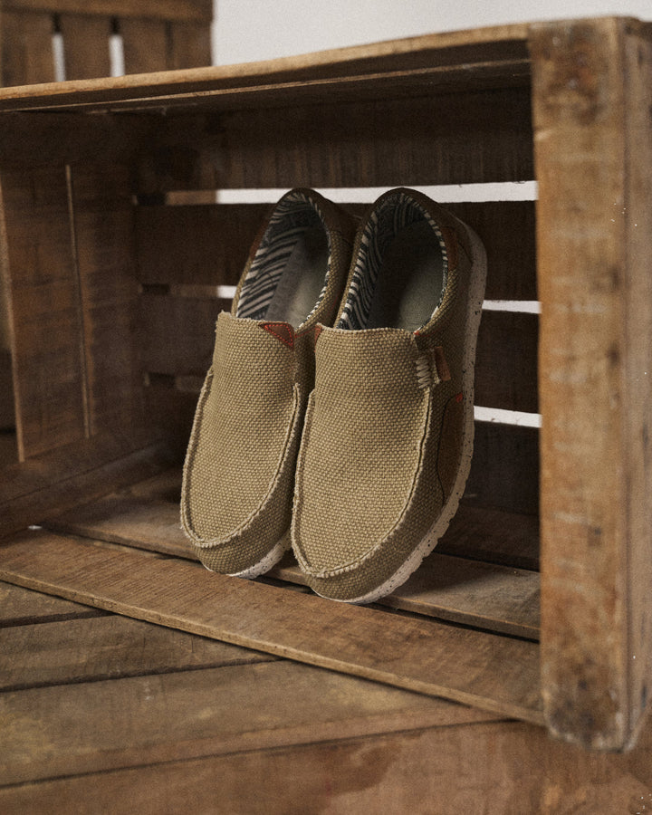 Men's Lightweight Canvas Loafers - Elena Harper