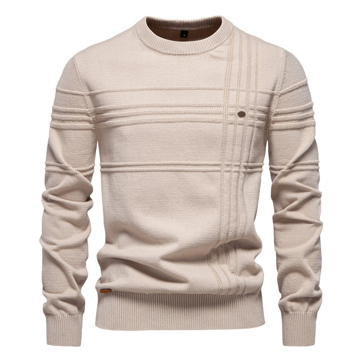 Men's textured knit sweater with round neck