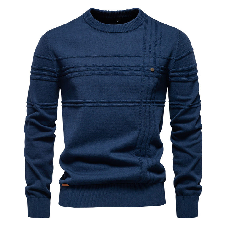 Men's textured knit sweater with round neck