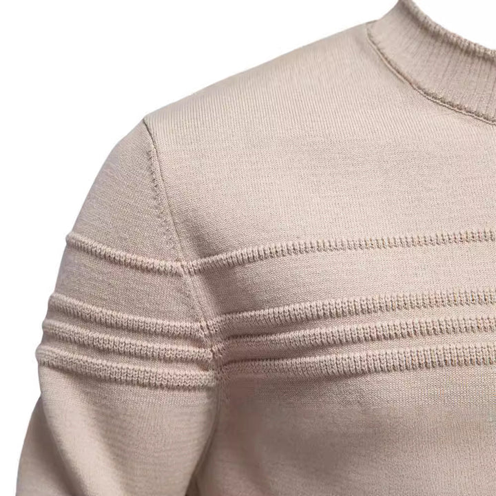 Men's textured knit sweater with round neck