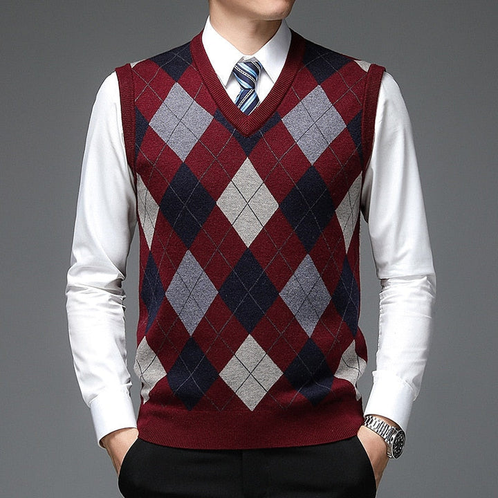 Men's Sleeveless V-Neck Knit Sweater with Diamonds