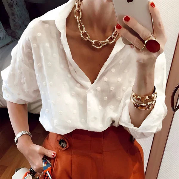 Laurien – Elegant Blouse with Polka Dots