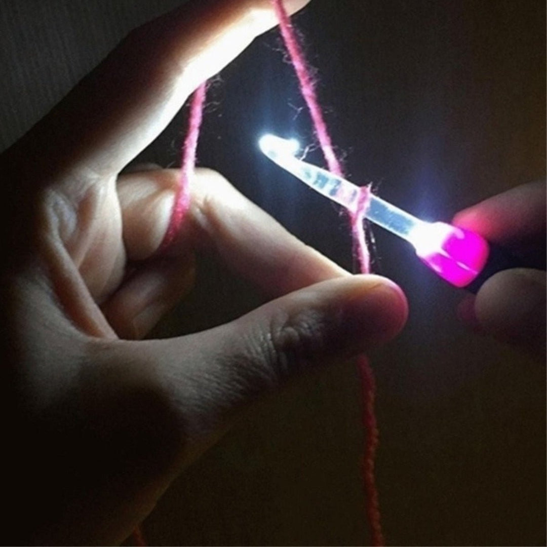 GlowHook™ - Effortlessly Crochet at Night