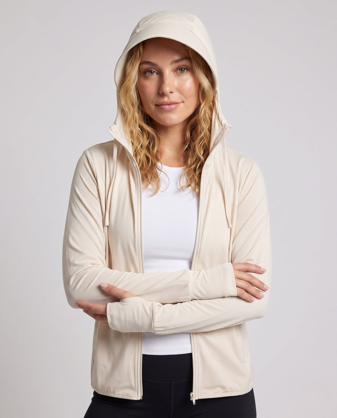 Women's Breathable Functional Jacket with Adjustable Hood Design and Innovative Moisture Management EB