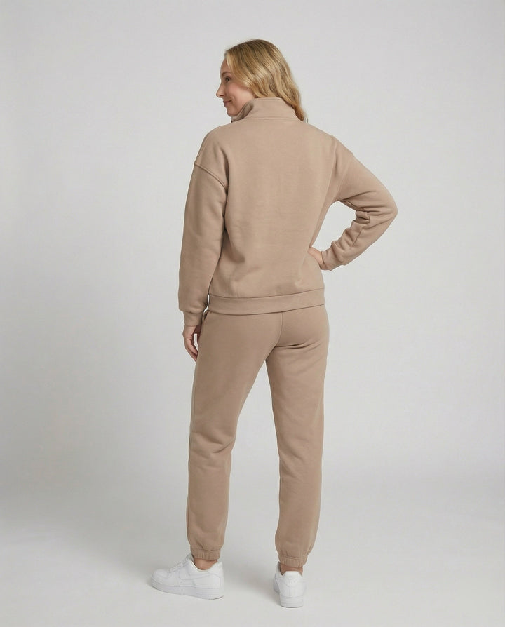 Comfortable Tracksuit in a 2-Piece Set