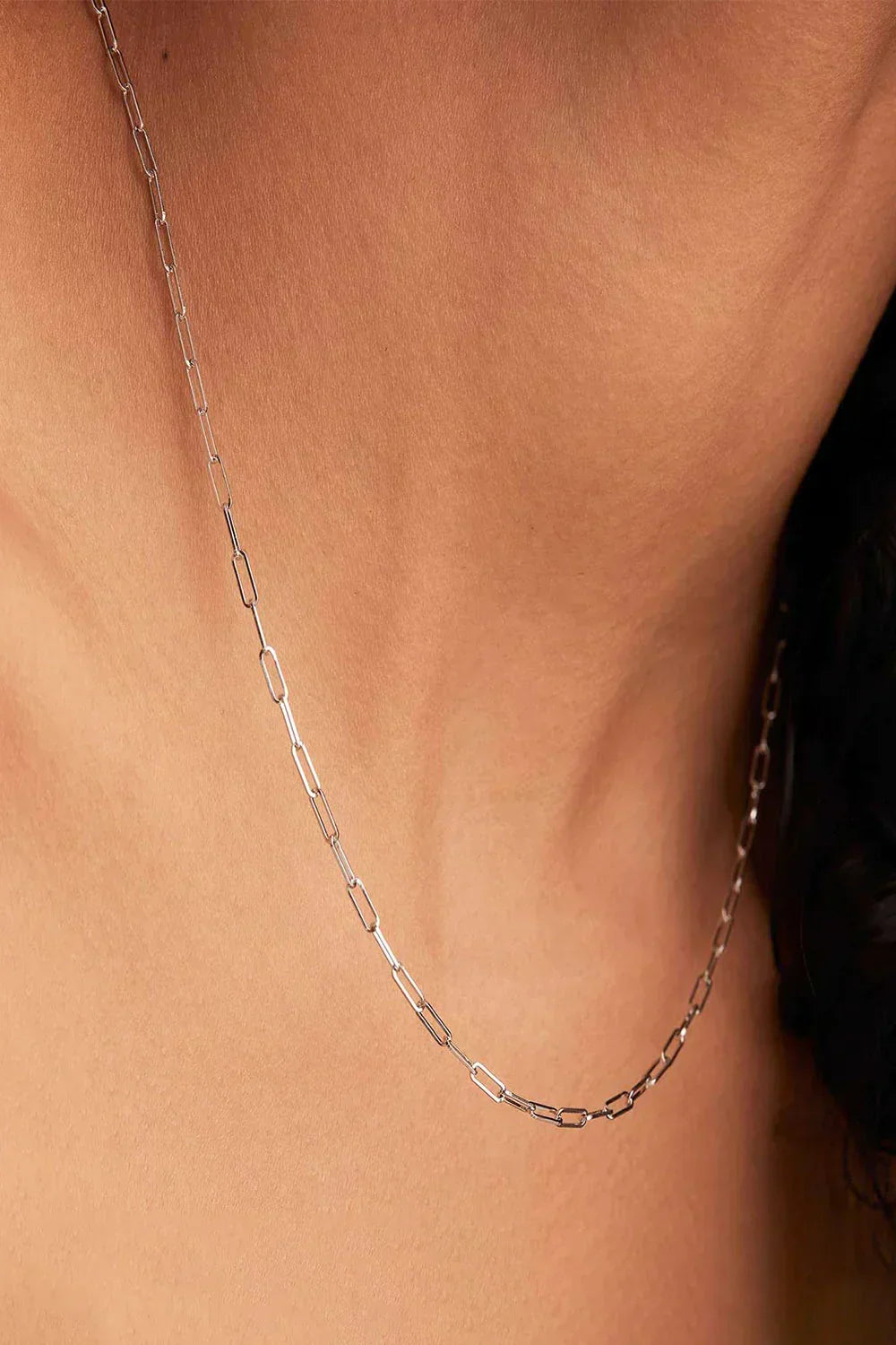 Archen Elegant Chain Necklace White Gold - Elena Harper