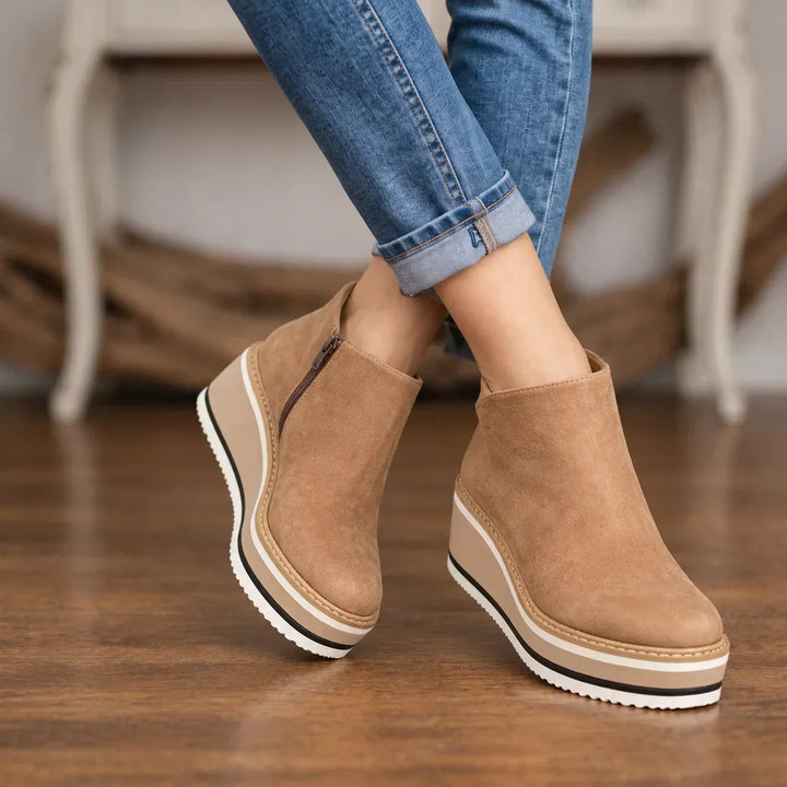 Colombe – Smooth Side-Zip Wedge Ankle Boots