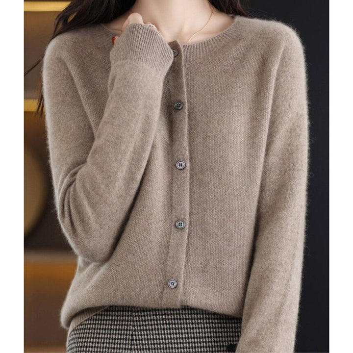 Caroline - Elegant Buttoned Knit Cardigan