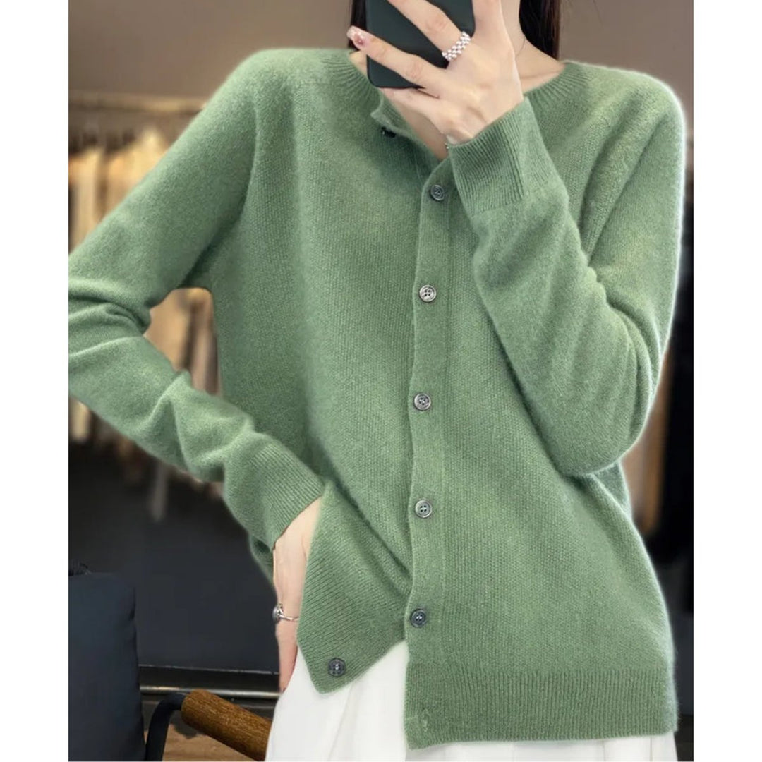 Caroline - Elegant Buttoned Knit Cardigan